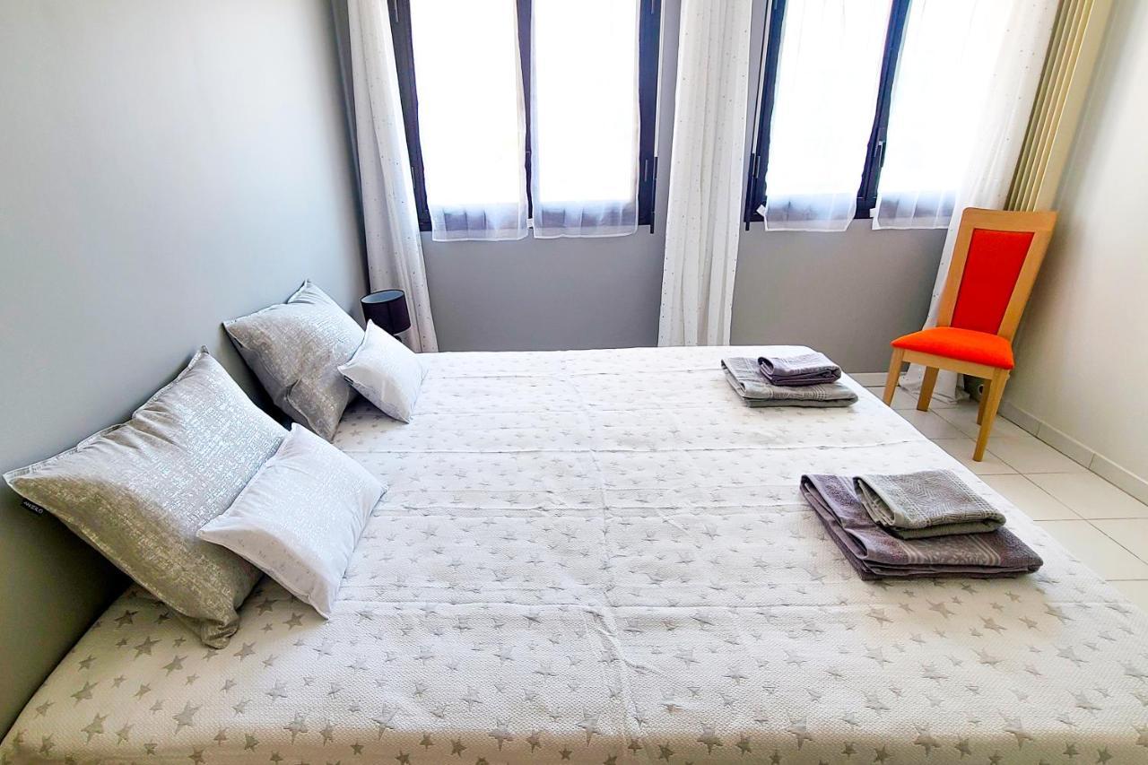 Apartamento Regard Sur Les Remparts - Terrasse & Parking Aviñón Exterior foto